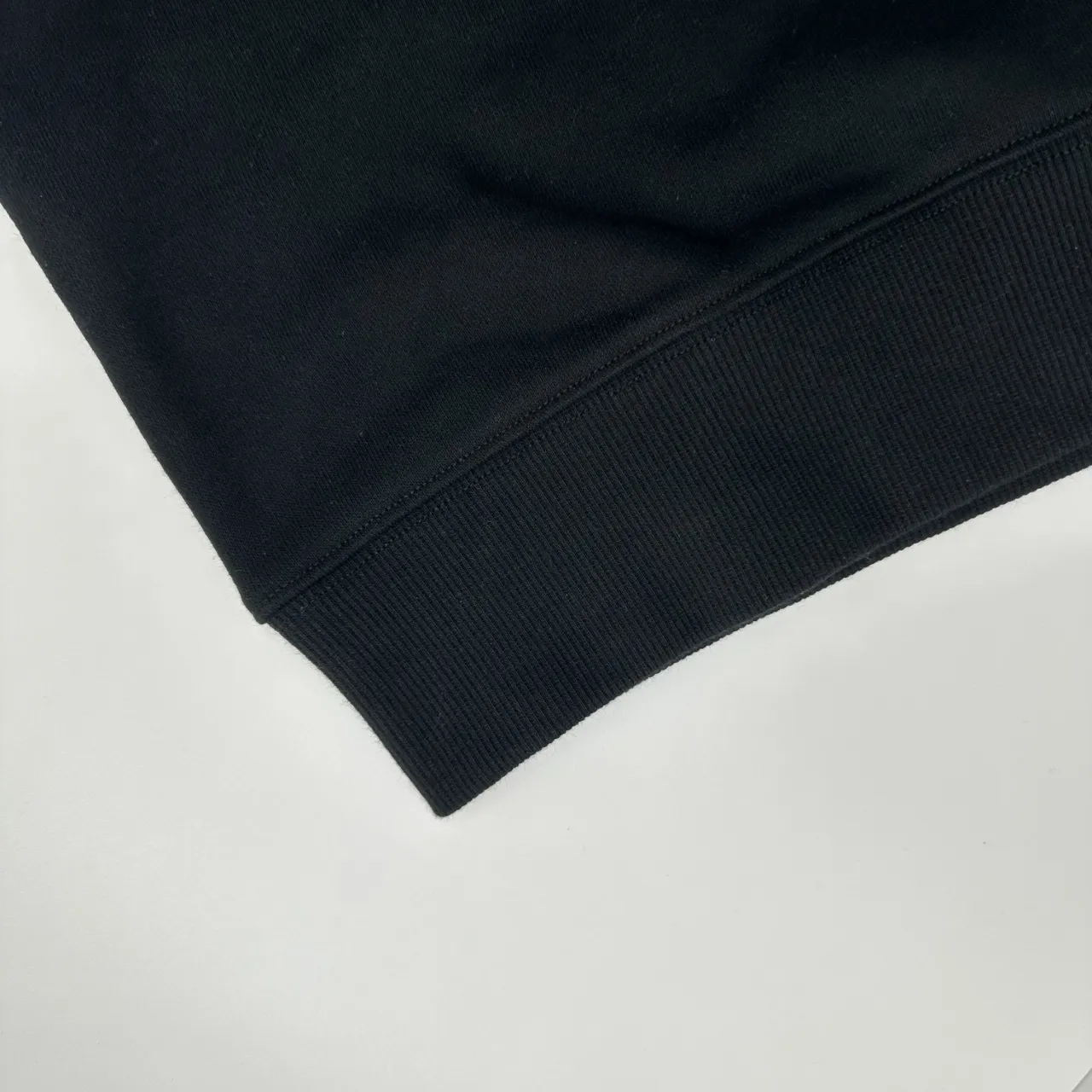 Moncle* logo 《 》 380 ， ， Same Style ， : Black White Coffee Brown Size：S（90-130 ） M（125-150 ） L（135-165 ） XL（160-190 ） XXL（185-220 ）